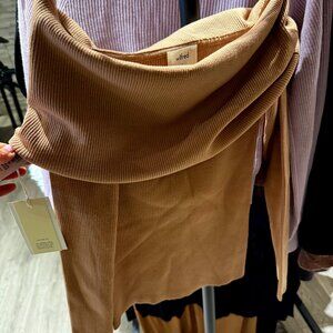 Aritzia - Wilfred Brand Size small beige - Color is Roebuck